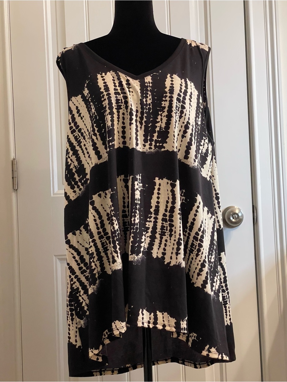LuLaRoe Black and Cream Tank Top/Tunic
